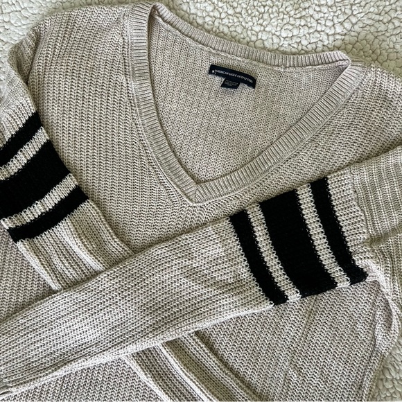 American Eagle Sweater - Picture 2 of 4